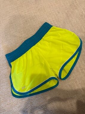 💛💙 Under Armour Shorts💛💙